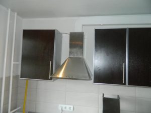 Установка вытяжки на кухне в Краснокамске