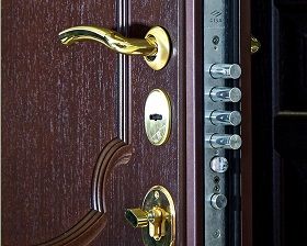 Замена замка на металлической двери Legran в Краснокамске