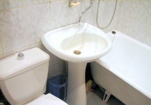 Установка раковины тюльпан в ванной в Краснокамске